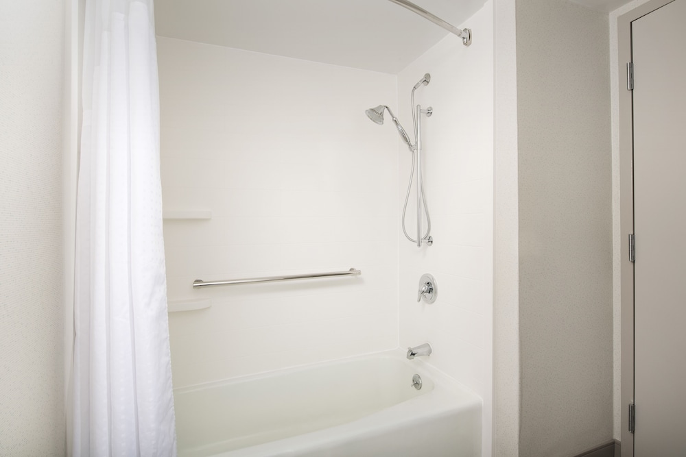 Standard Room, 1 King Bed, Accessible (Communications Accessible) - Photo 10