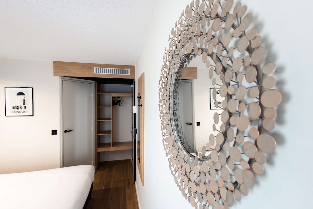 Superior Room (1 Double bed and 1 Single bed) - Photo 3