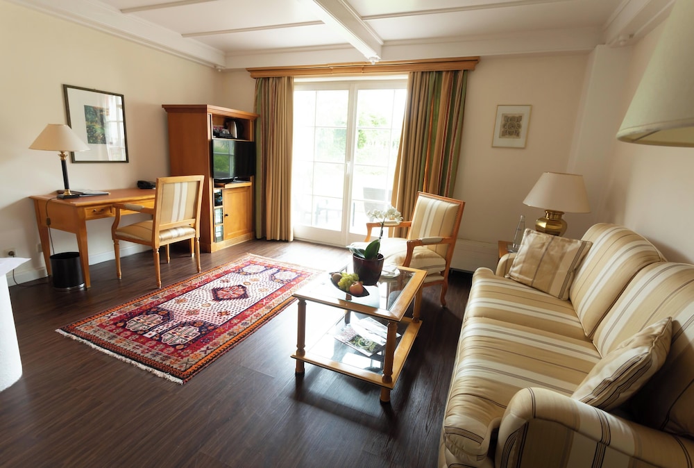 Comfort Suite photo 2