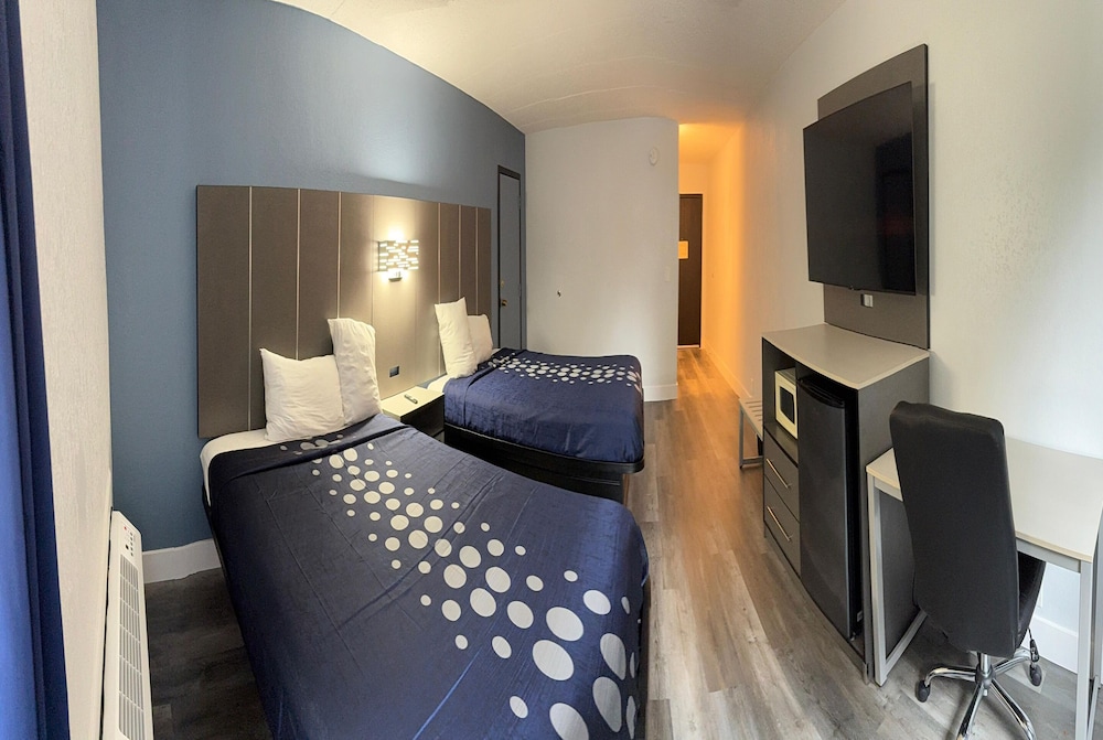 Standard Room, 2 Queen Beds, Non Smoking