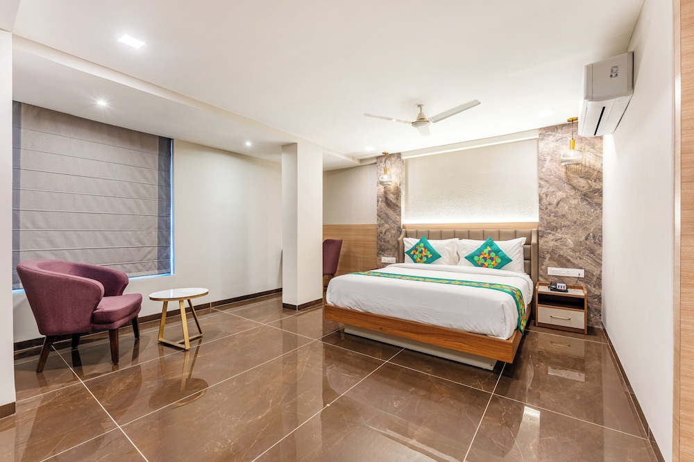 Premium Room with Living Area