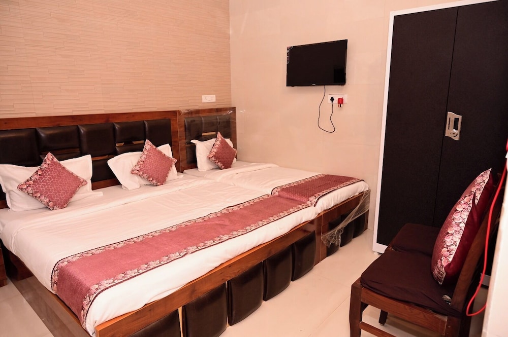 Superior Triple Room photo 2