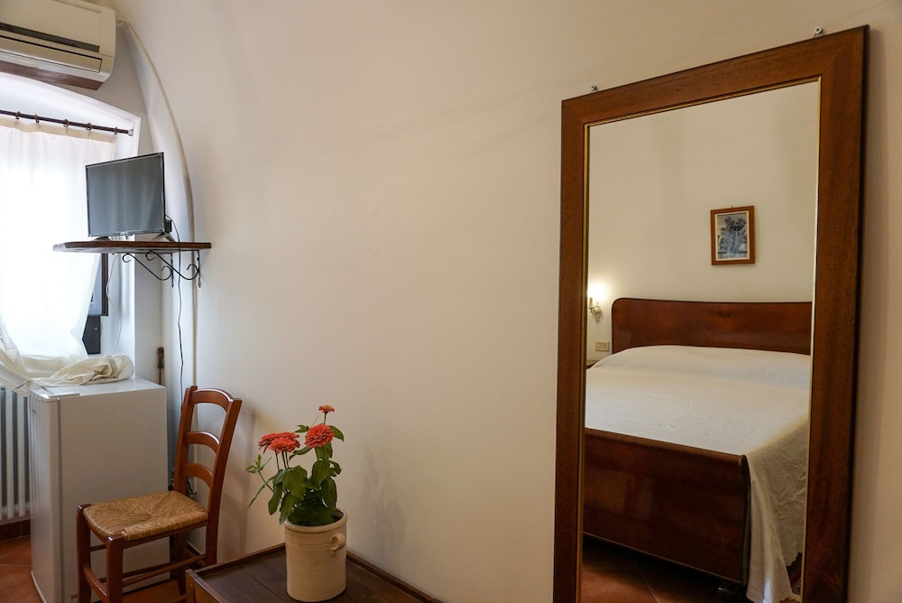 Standard Room photo 3