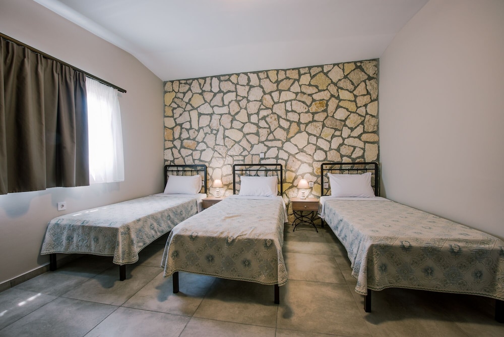 Traditional Apartment 3, 2 Bedrooms photo 3