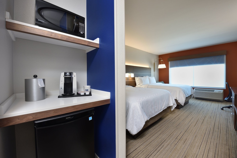 Standard Room, 2 Queen Beds, Accessible Bathtub (Communications, Accessible Tub) - Photo 2