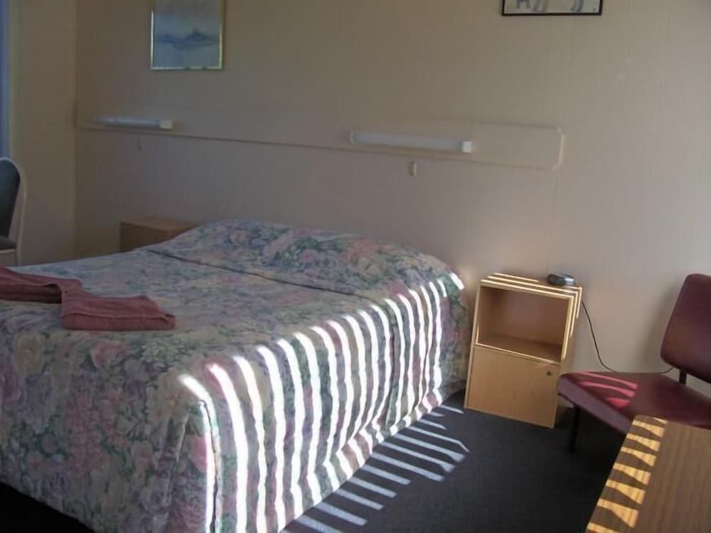 Standard Room, Non Smoking (Standard Queen) photo 1