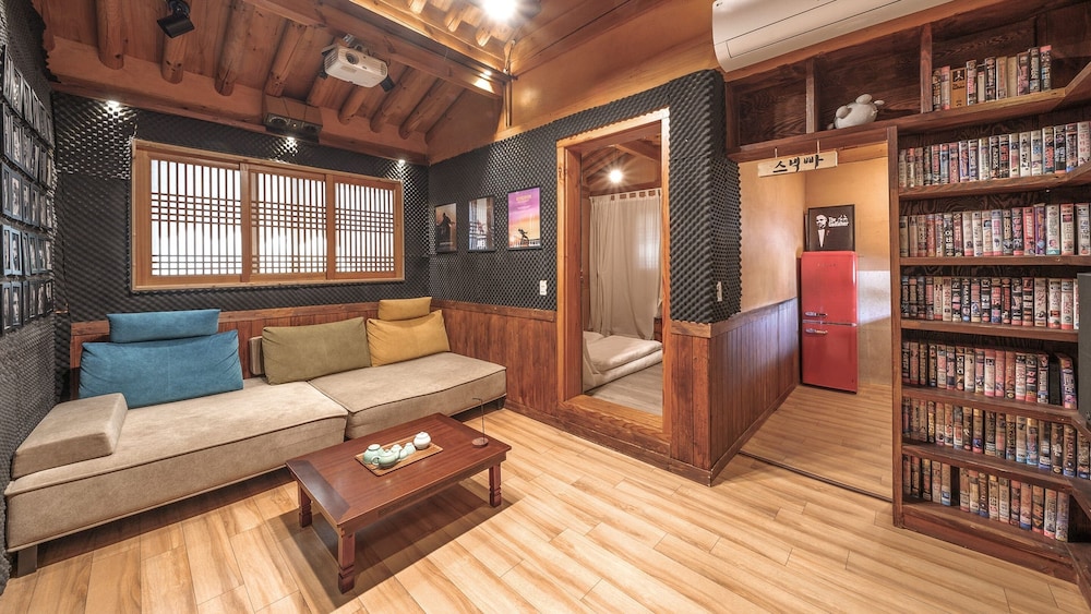 Basic Room, 1 Bedroom (Cinema Room)
