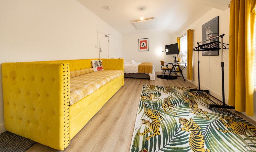 Executive Studio, Ensuite (Studio 11 - Brychan)