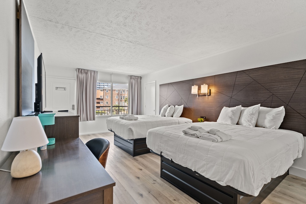 Standard Room, 2 Queen Beds, Pet Friendly photo 2