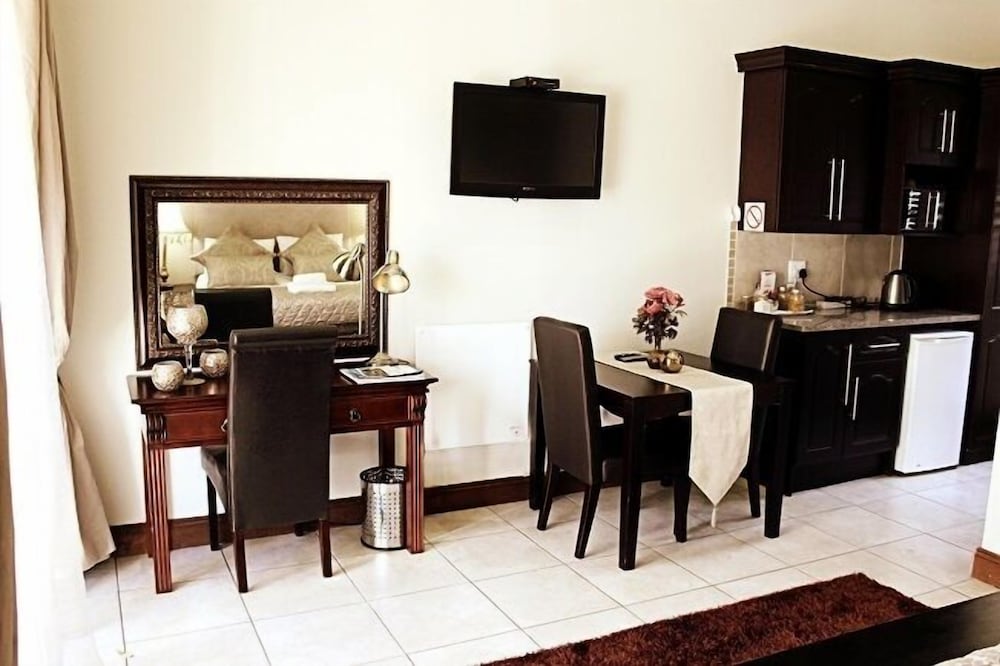 Room 1 Luxury En-suite photo 3