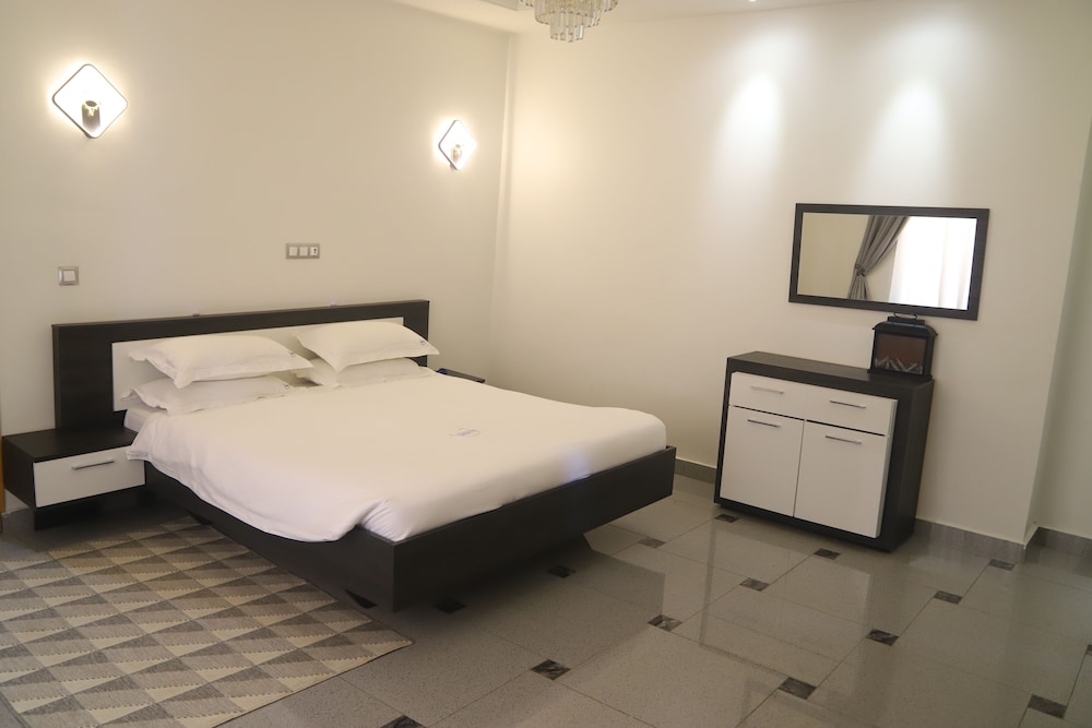Junior Studio Suite