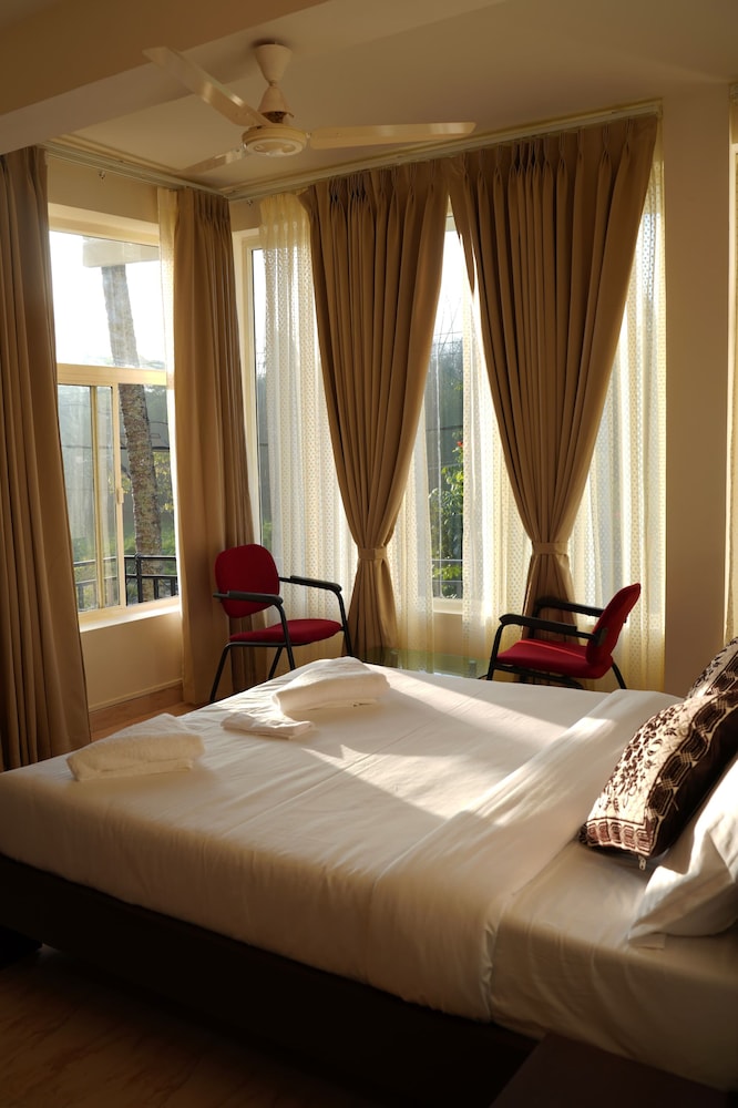 Deluxe Double Room, Hill View photo 1