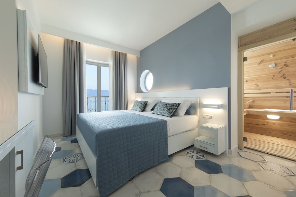 Junior Double or Twin Room, Sauna, Sea View - Photo 2