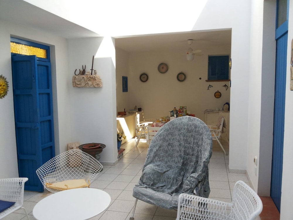 Double Room - Photo 6