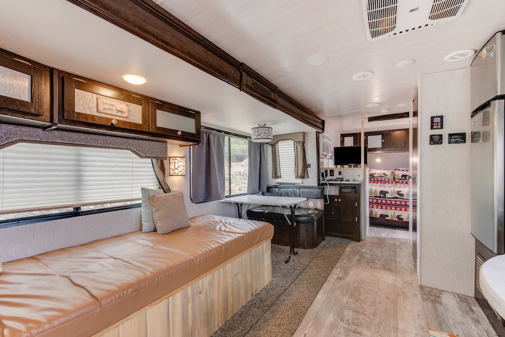 Mobile Home, Ensuite (Elegant Livable camper)