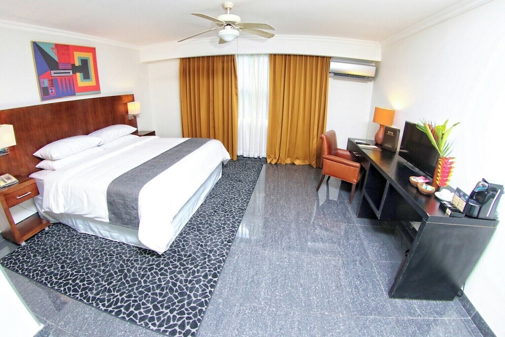 Superior Room, 1 King Bed - Photo 7