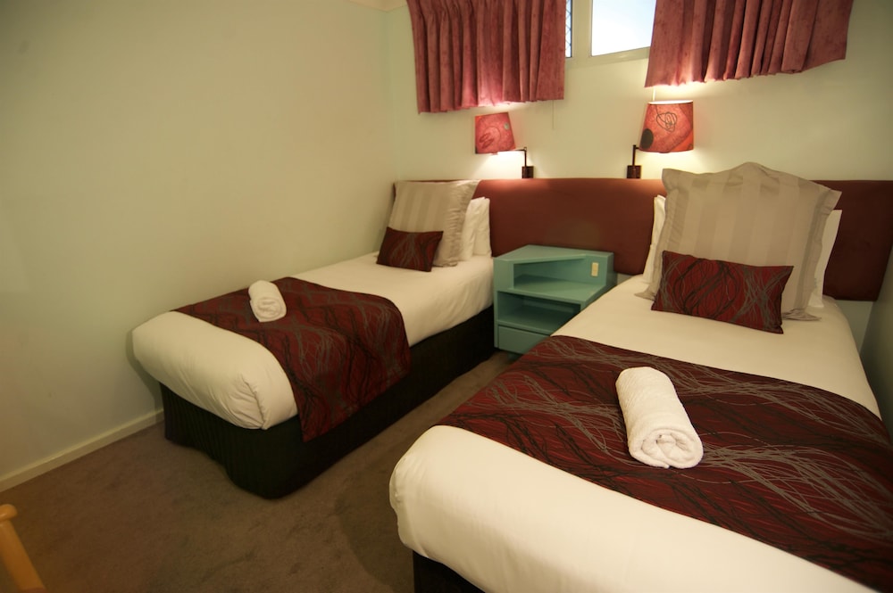 Suite, Multiple Beds, Non Smoking photo 2