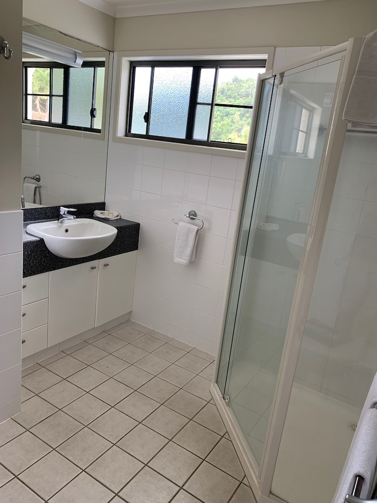 King Suite Room 2 photo 3