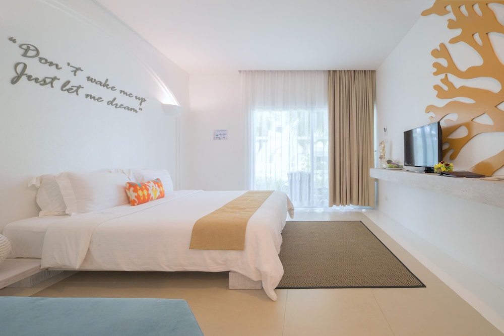 Suite (Jacuzzi Suite) photo 3