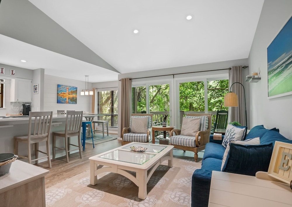 Villa, 1 King Bed, Balcony (2402 Lighthouse Tennis)