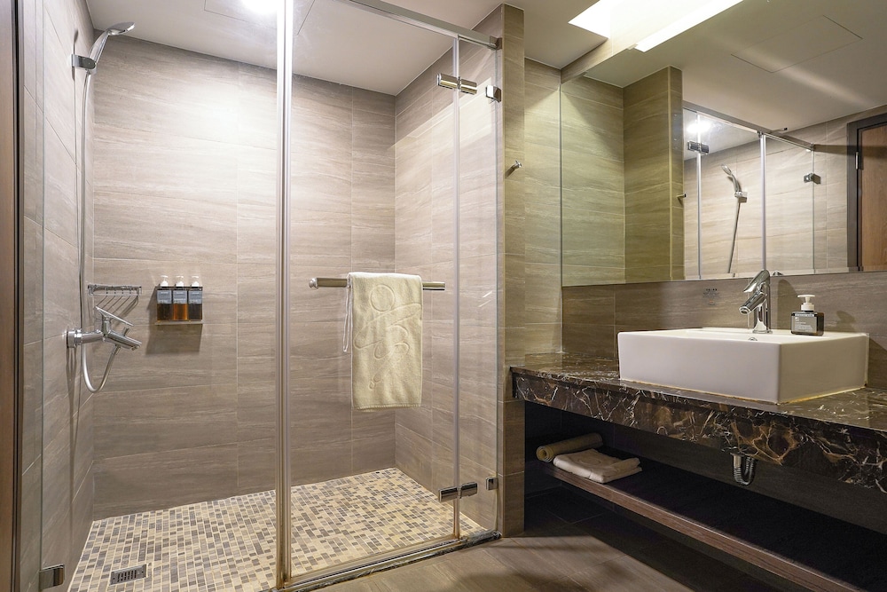 Superior Triple Room photo 2