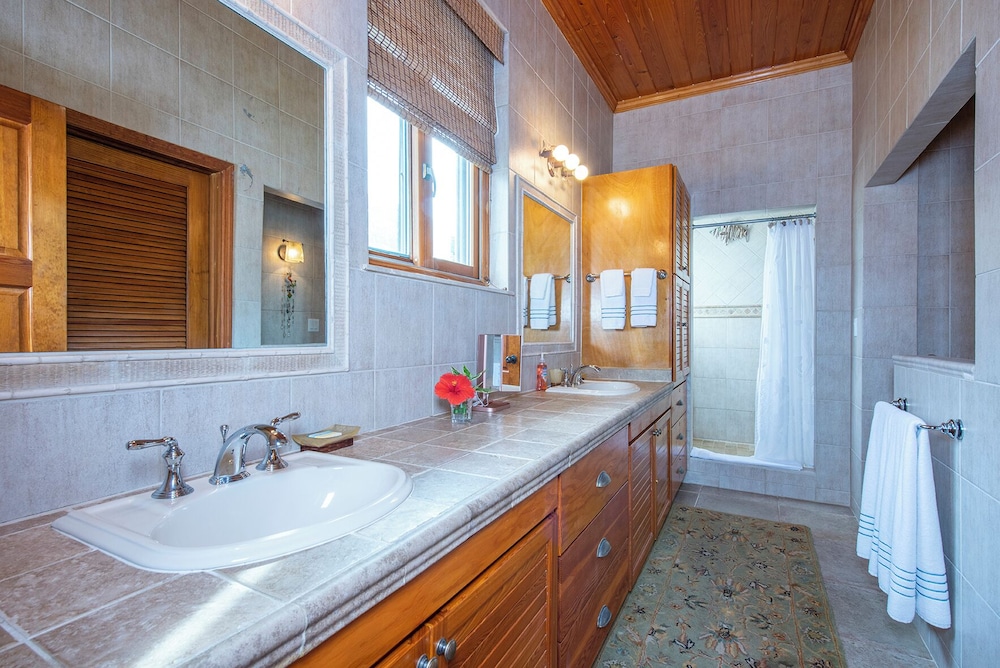 Villa photo 2