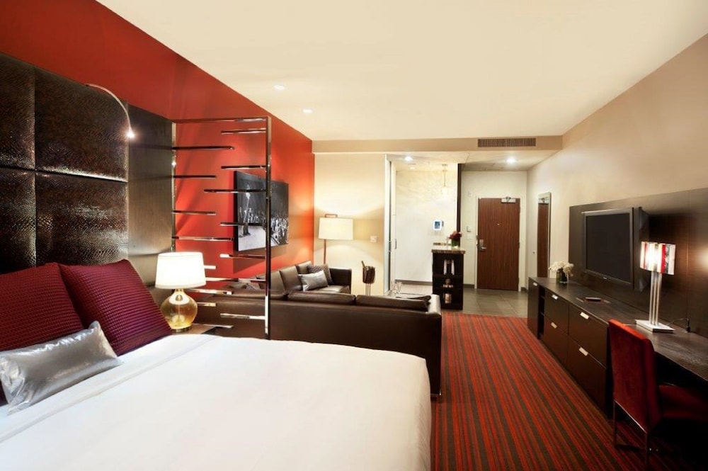 Junior Suite, 1 Bedroom - Photo 2