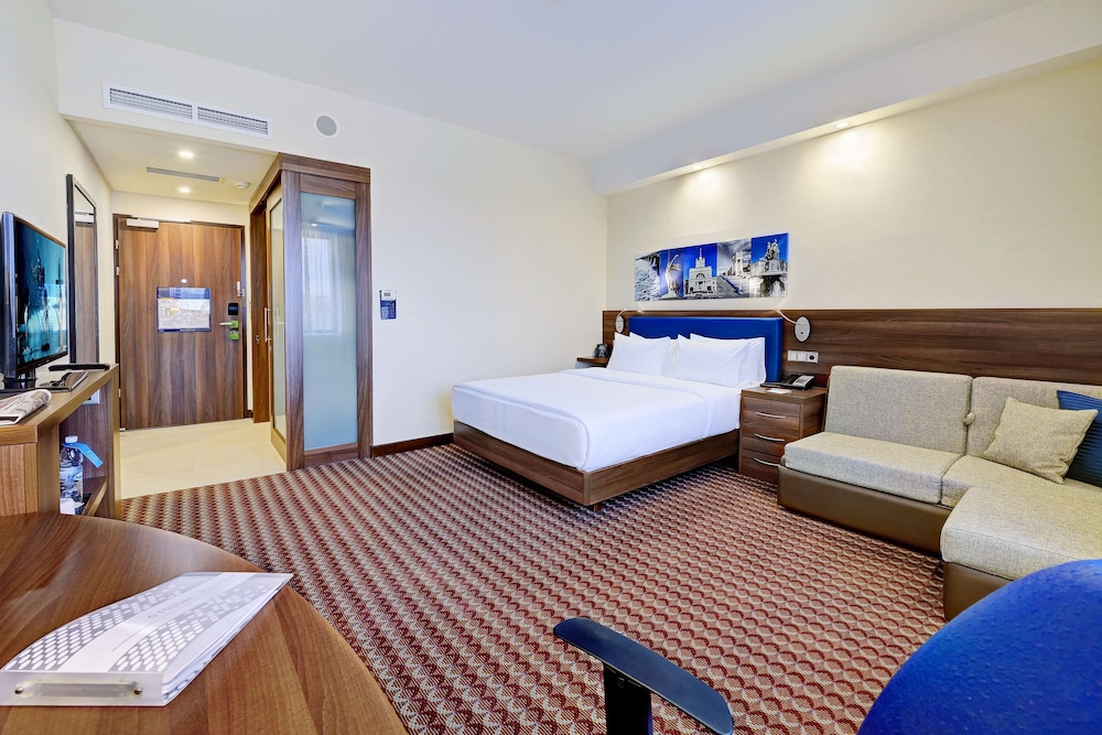 Room, 1 Queen Bed with Sofa bed
