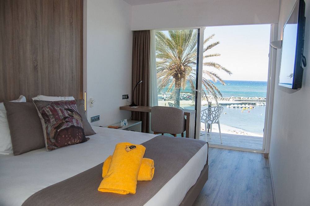 Standard Double Room, Balcony, Sea View - Photo 6