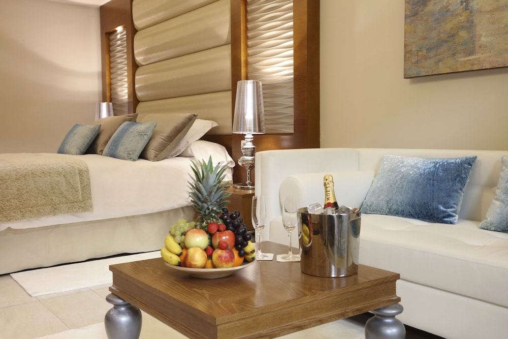 Mirage Club Sky View Suite Roof Top With Outdoor Jacuzzi