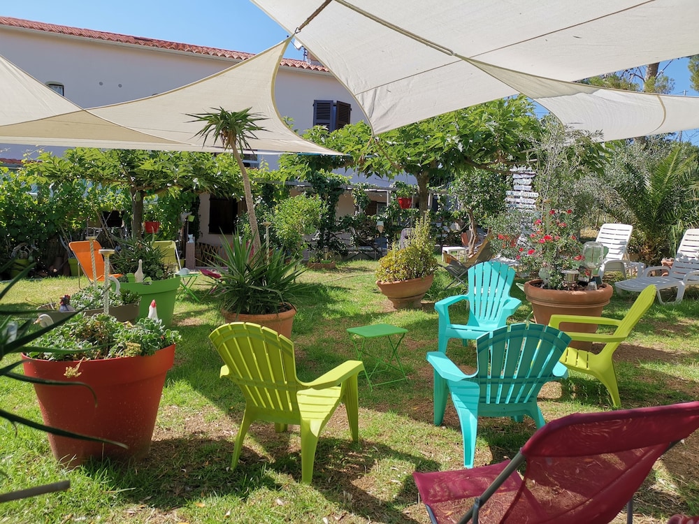 Triple Room, Garden View - Photo 3