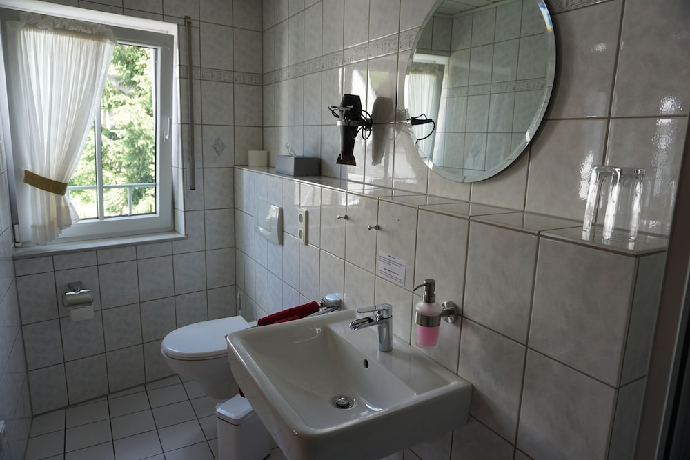 Standard Double Room - Photo 4