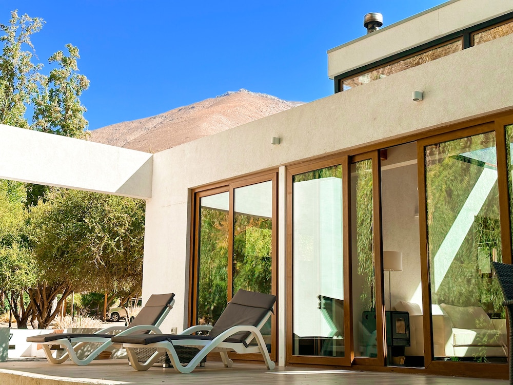 Luxury Villa, 2 Bedrooms, Pool Access, River View photo 3