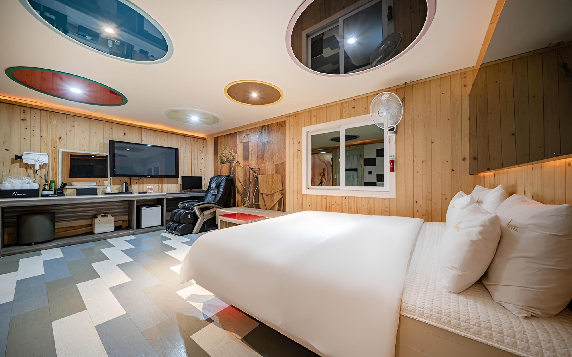 Room (Special Room (Netflix EV Charger Park) photo 2