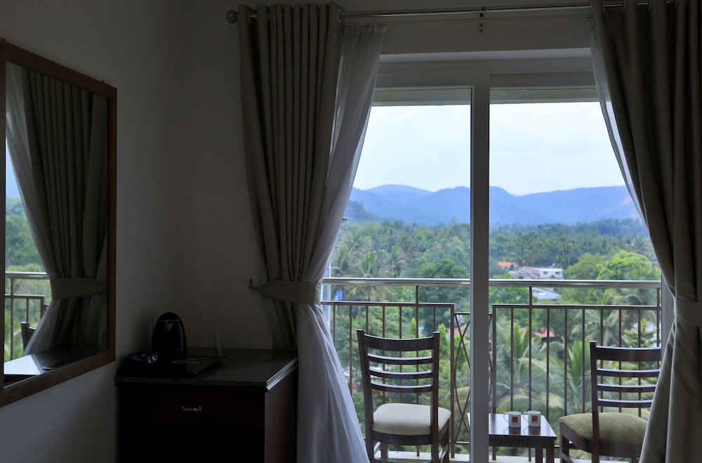 Privilege Suite With Balcony - Photo 2