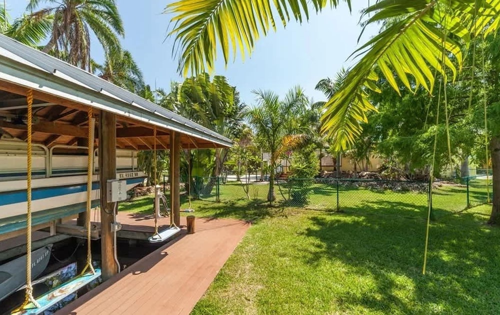 Villa, Smoking