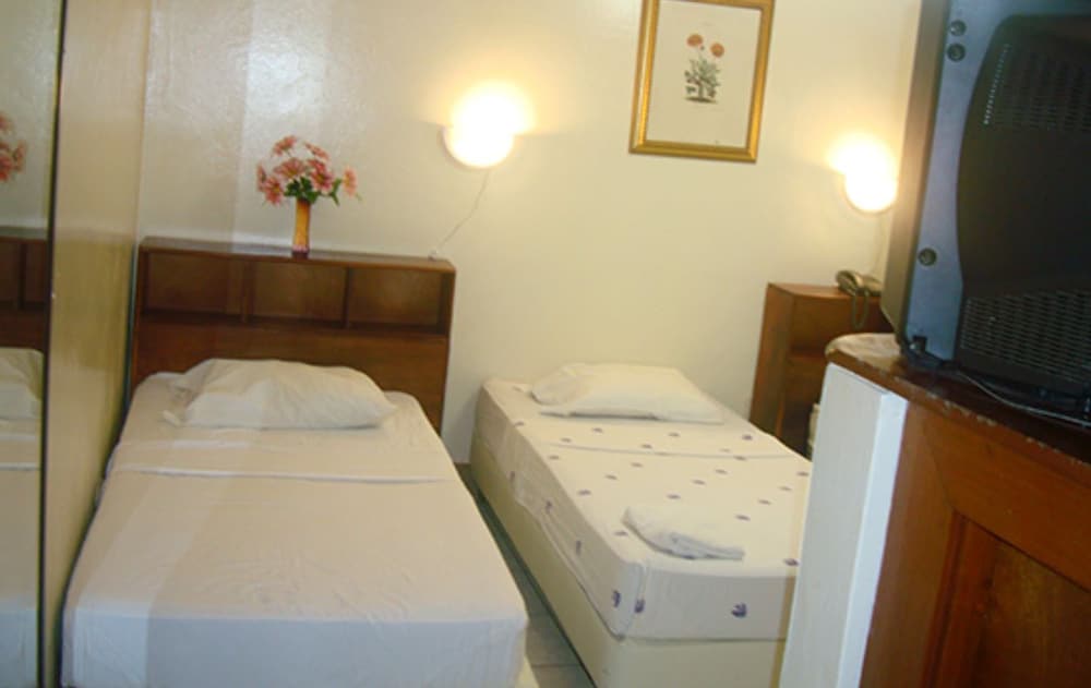 Classic Triple Room, Multiple Beds, Non Smoking photo 1