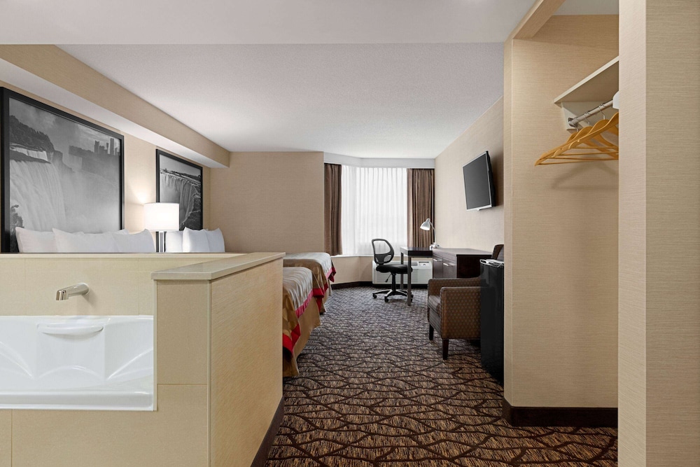 Basic Room, 2 Queen Beds, Non Smoking, Jetted Tub photo 1