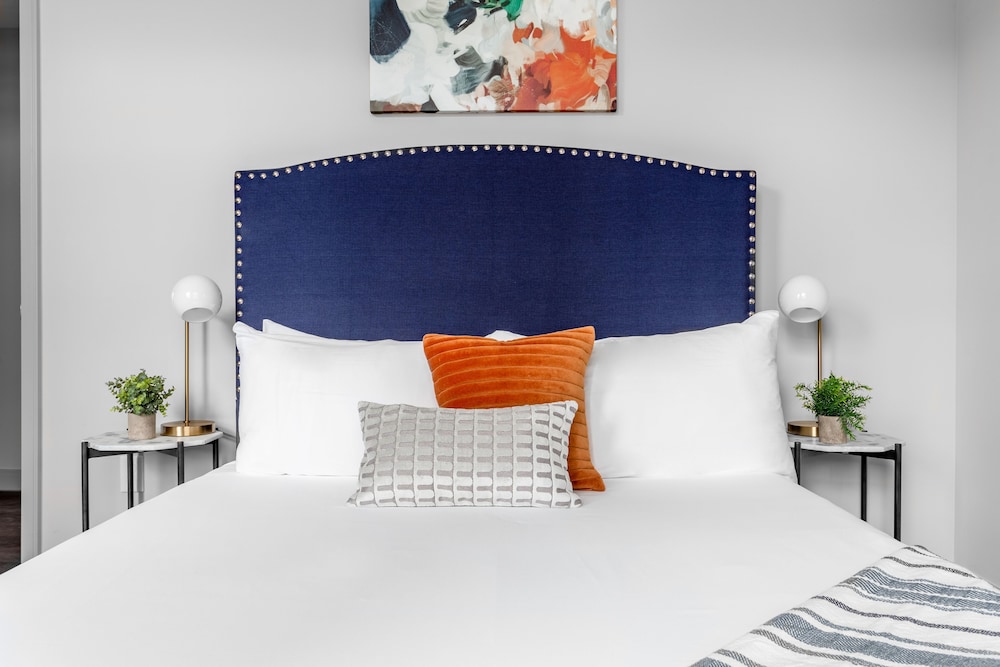 Business Apartment, 1 Queen Bed with Sofa bed (1 Bedroom) photo 1