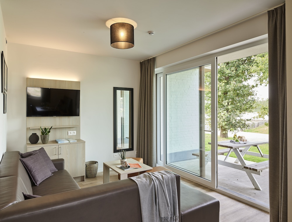 Spacious Family suite | 2 adults - 3 kids photo 1