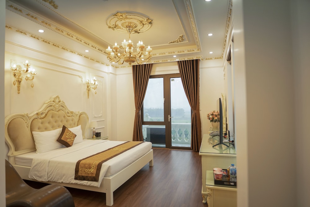 Deluxe Double with Balcony - Photo 1