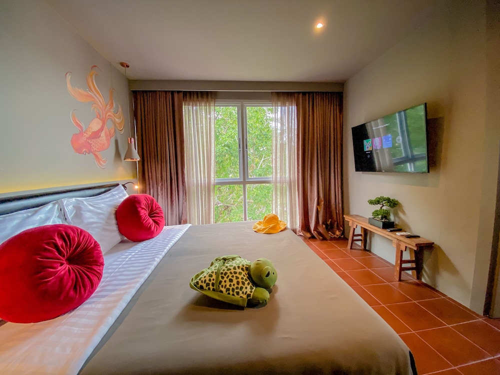 Executive Suite Room - Photo 13