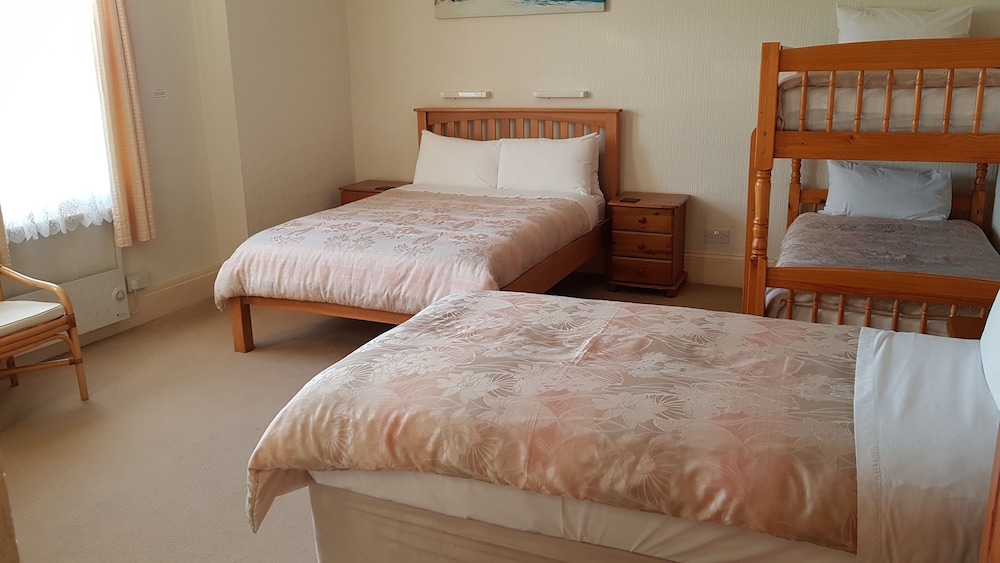 Suite, Ensuite (2 Adults & 3 Children) - Photo 3