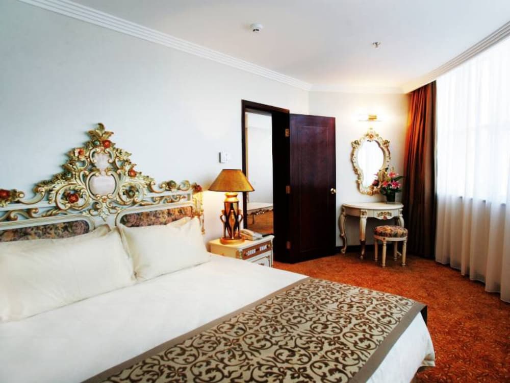 Executive Suite photo 2