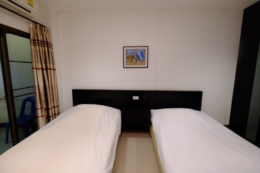 Standard Twin Room photo 3