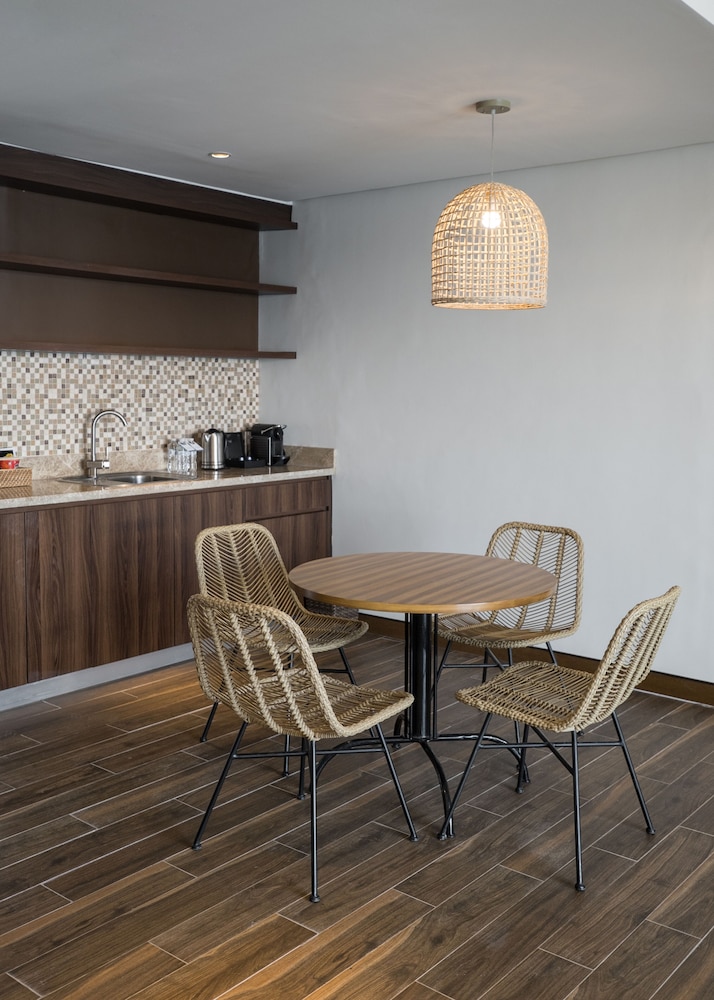 Suite, 3 Bedrooms (Jg) - Photo 7