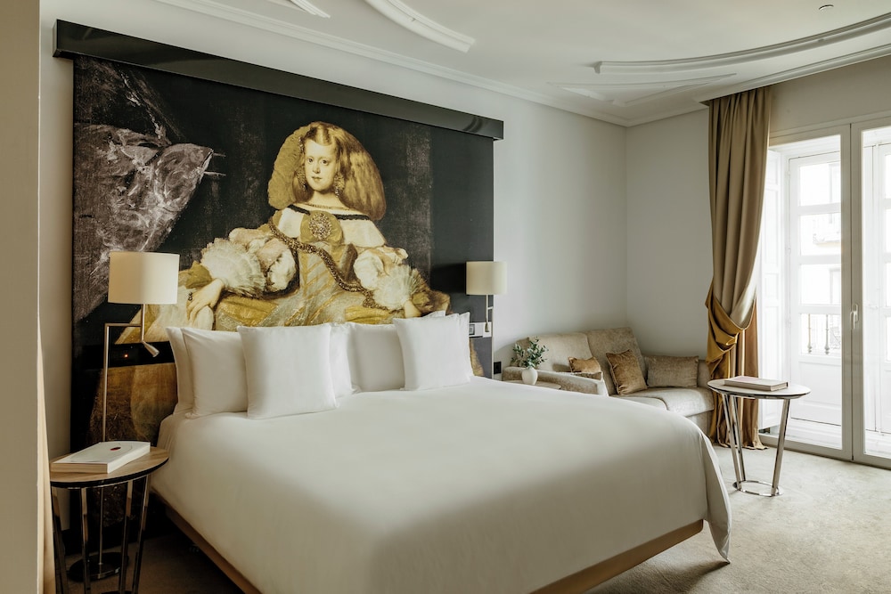 Supreme Room Red Level (2 adults+ 2 children)