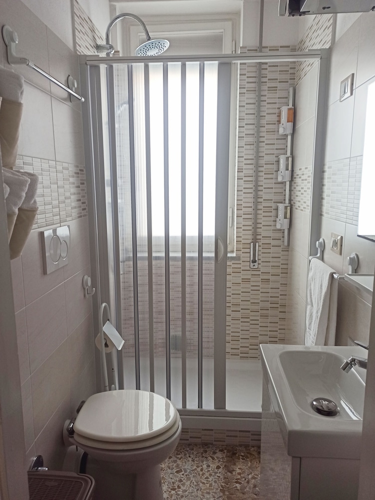 Superior Room, Private Bathroom (Camera) photo 3
