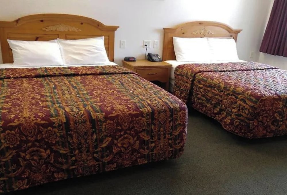 Standard Double Room, 2 Queen Beds, Non Smoking photo 1