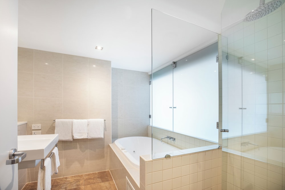 Poolside Mezzanine - Photo 5